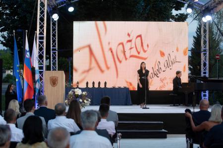 Elvira Hasanagić in Blaž Avsenik